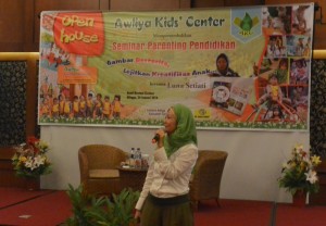 Seminar Gambar Bercerita Lejitkan Kreatifitas