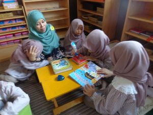 Montessori Session for AWLIYA Primary School Grade 1″